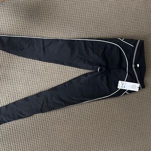 ALO Yoga Black Leggings with White Piping